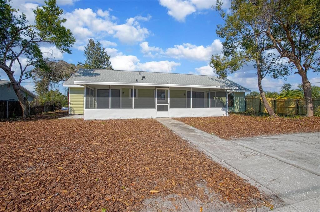 Под контрактом: $279,900 (3 спален, 2 ванн, 1196 Квадратных фут)