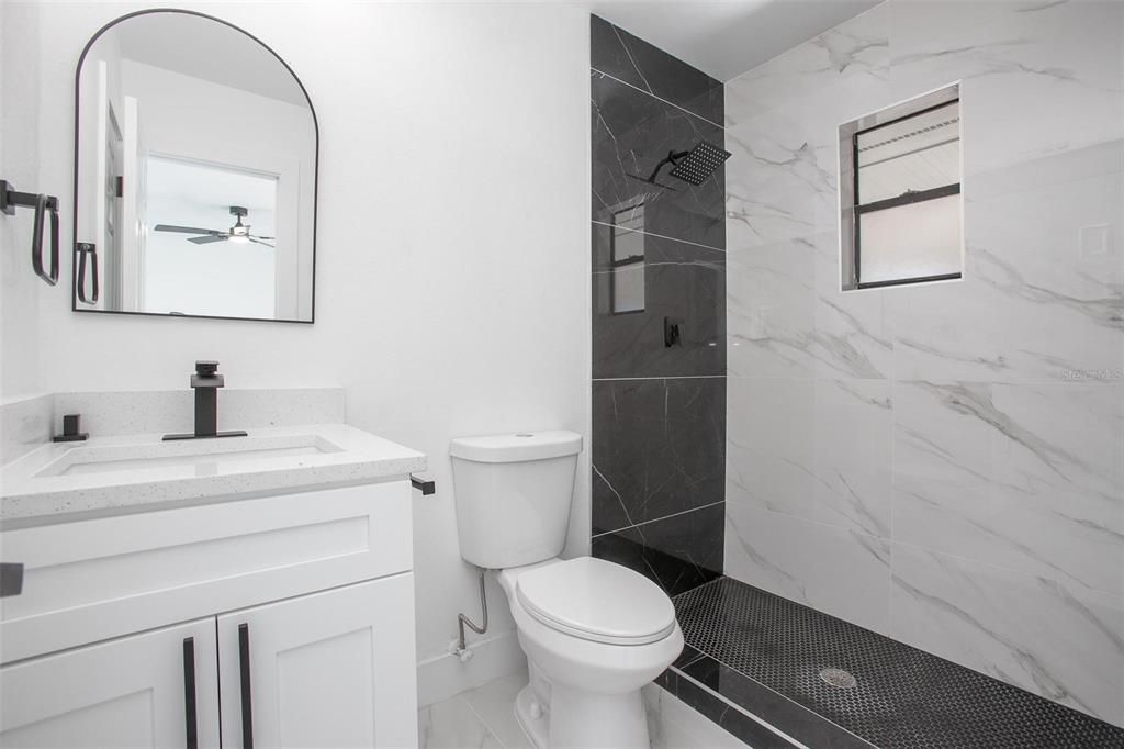 Под контрактом: $279,900 (3 спален, 2 ванн, 1196 Квадратных фут)