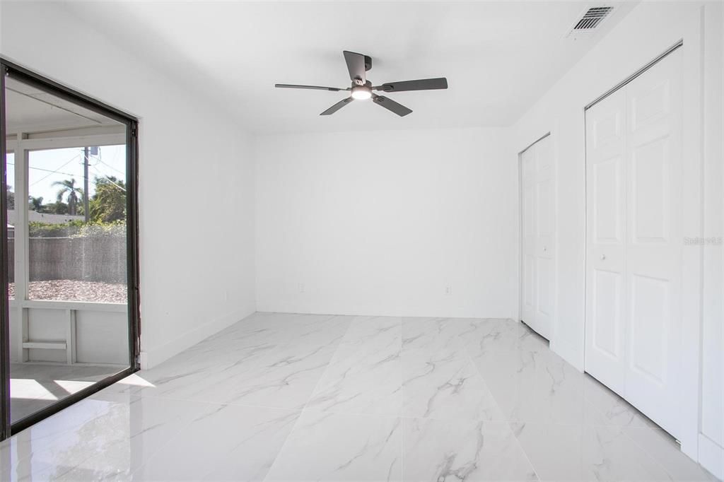 Под контрактом: $279,900 (3 спален, 2 ванн, 1196 Квадратных фут)