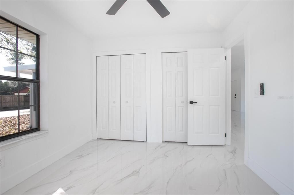 Под контрактом: $279,900 (3 спален, 2 ванн, 1196 Квадратных фут)