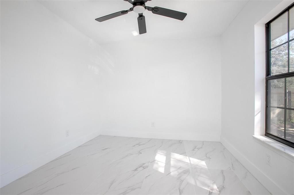 Под контрактом: $279,900 (3 спален, 2 ванн, 1196 Квадратных фут)