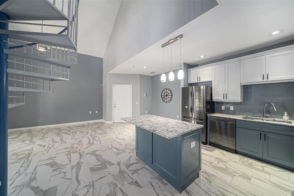 待售: $280,000 (2 贝兹, 3 浴室, 1131 平方英尺)