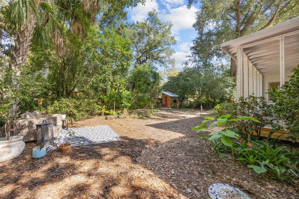 Active With Contract: $330,000 (3 beds, 2 baths, 1696 Square Feet)