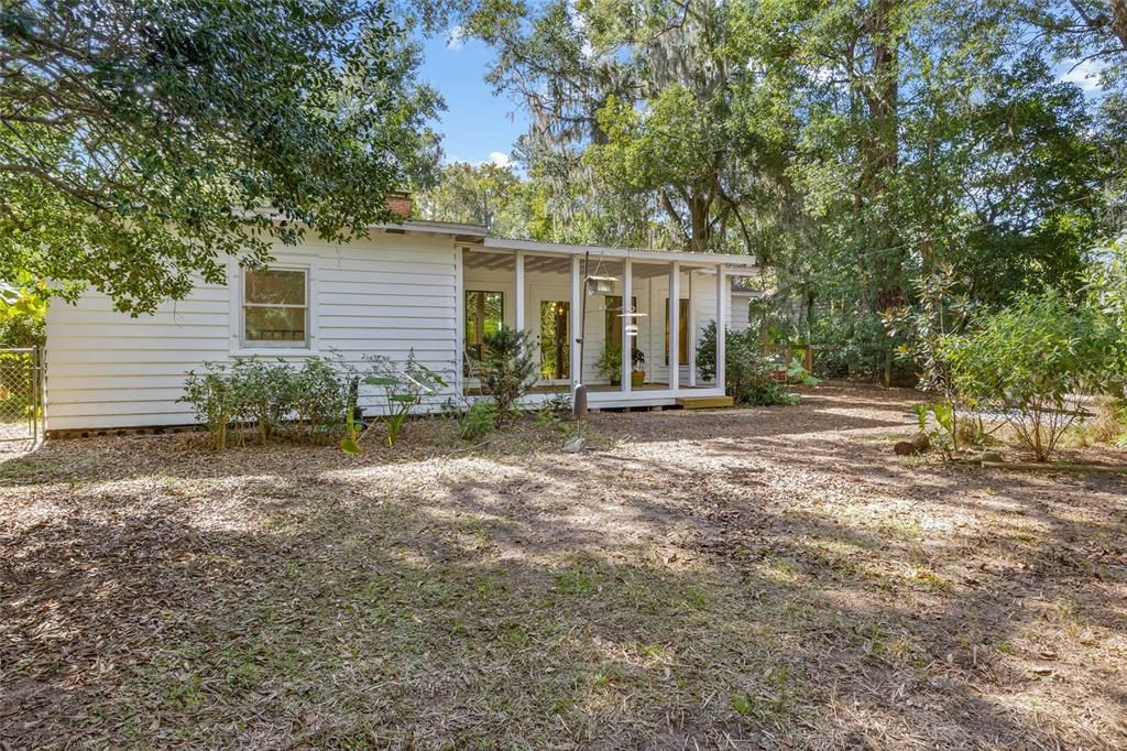 Active With Contract: $330,000 (3 beds, 2 baths, 1696 Square Feet)