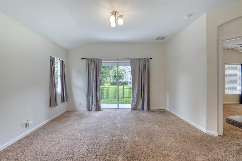 En Venta: $299,000 (4 camas, 2 baños, 1613 Pies cuadrados)