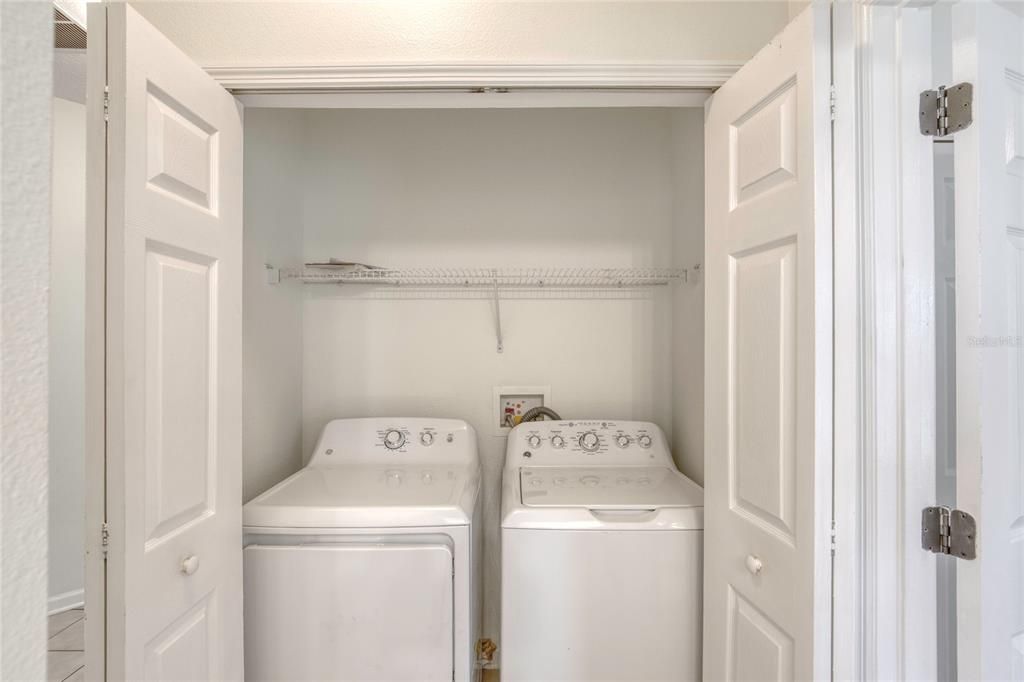 En Venta: $299,000 (4 camas, 2 baños, 1613 Pies cuadrados)