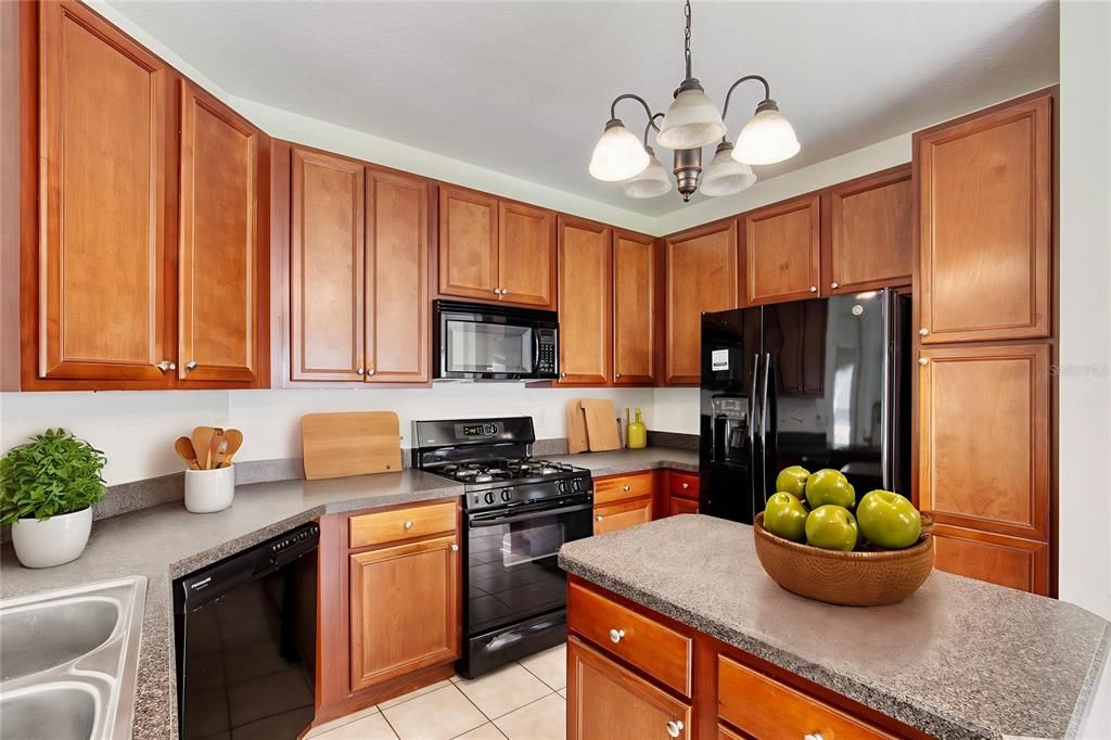 En Venta: $299,000 (4 camas, 2 baños, 1613 Pies cuadrados)