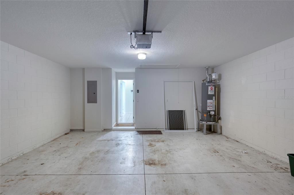 En Venta: $299,000 (4 camas, 2 baños, 1613 Pies cuadrados)