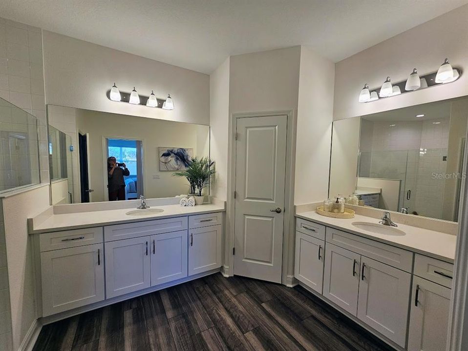 For Sale: $489,850 (3 beds, 2 baths, 1724 Square Feet)