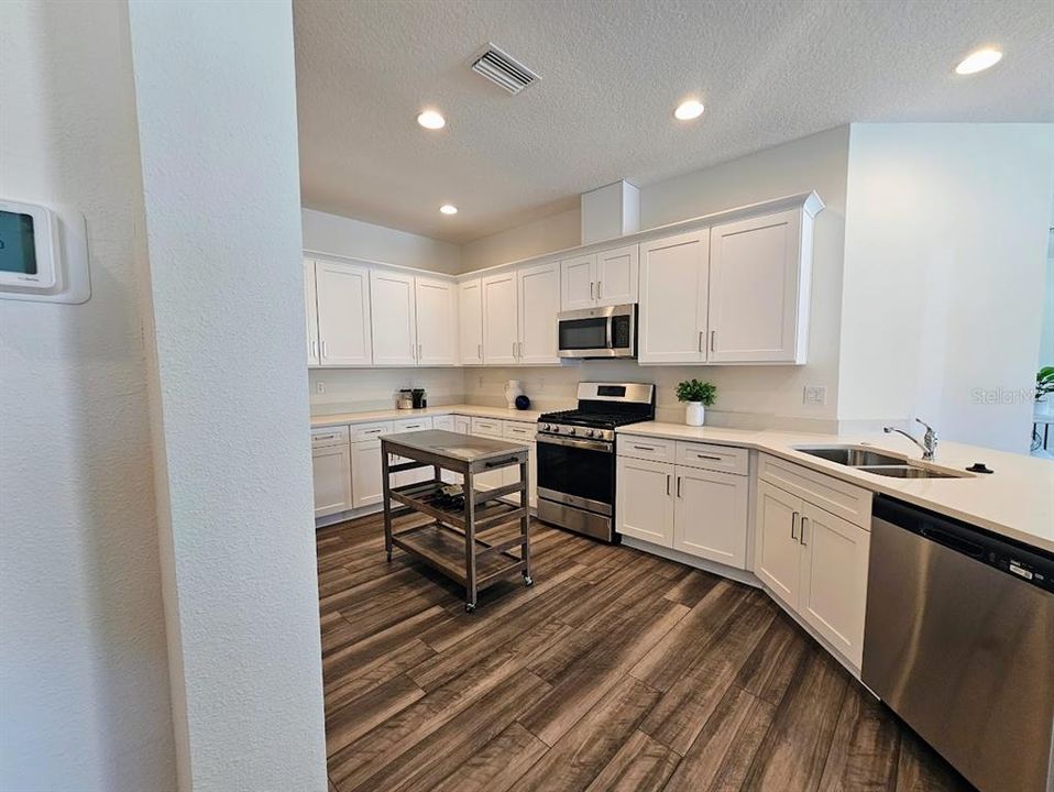 For Sale: $489,850 (3 beds, 2 baths, 1724 Square Feet)