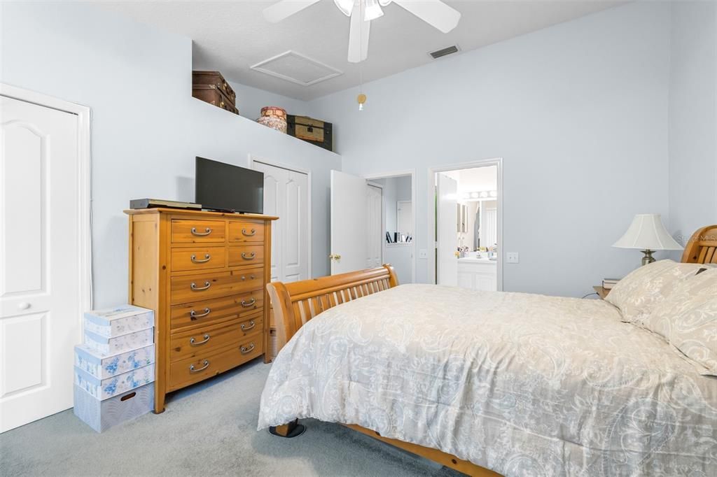 На продажу: $199,000 (2 спален, 2 ванн, 1110 Квадратных фут)