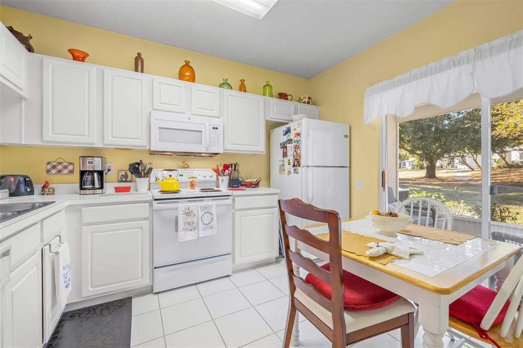 На продажу: $199,000 (2 спален, 2 ванн, 1110 Квадратных фут)