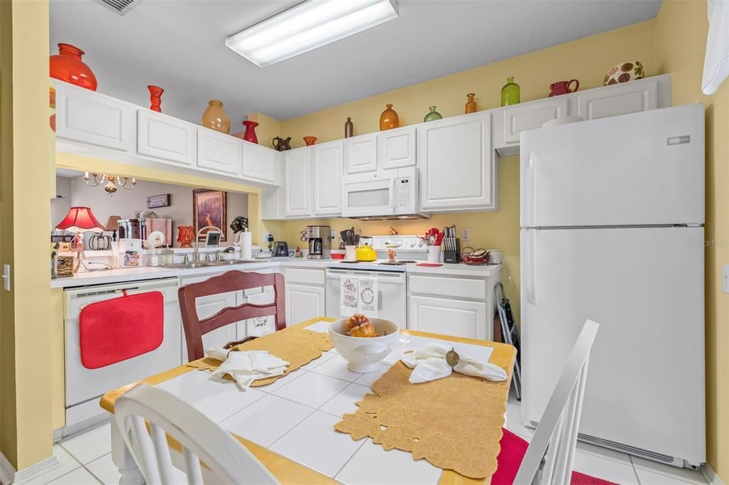 На продажу: $199,000 (2 спален, 2 ванн, 1110 Квадратных фут)