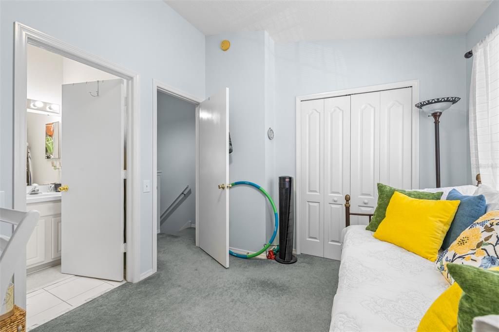 На продажу: $199,000 (2 спален, 2 ванн, 1110 Квадратных фут)