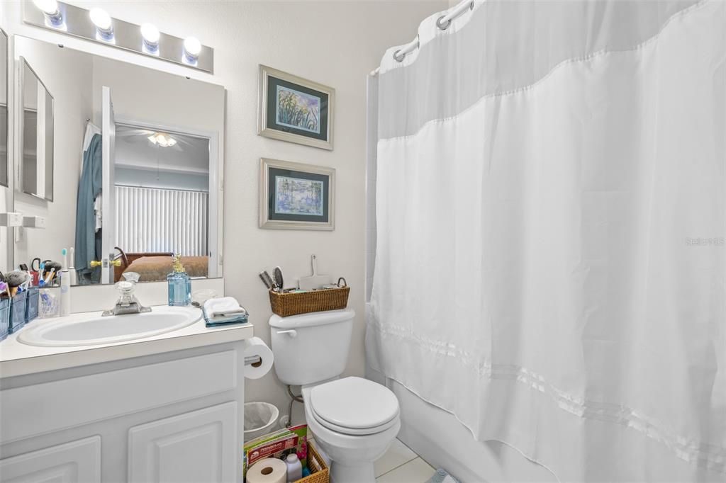 На продажу: $199,000 (2 спален, 2 ванн, 1110 Квадратных фут)