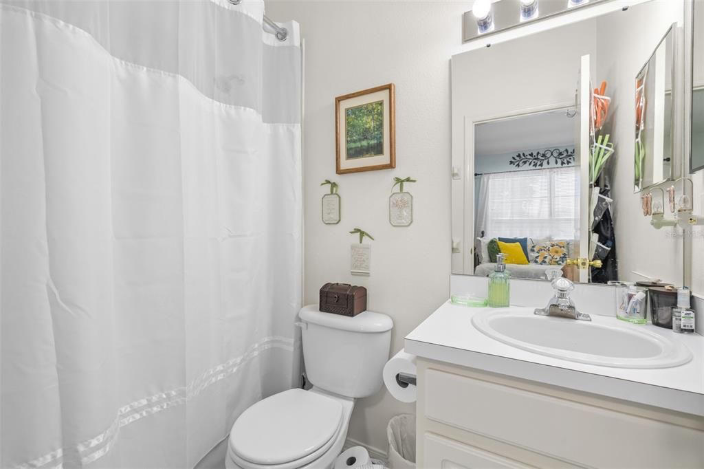 На продажу: $199,000 (2 спален, 2 ванн, 1110 Квадратных фут)