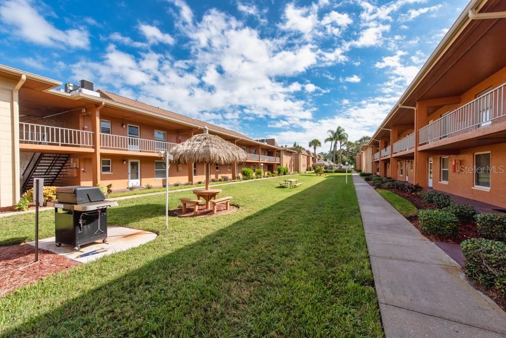 For Sale: $169,000 (2 beds, 1 baths, 980 Square Feet)