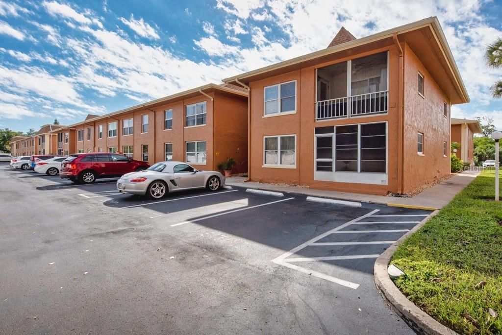 For Sale: $169,000 (2 beds, 1 baths, 980 Square Feet)