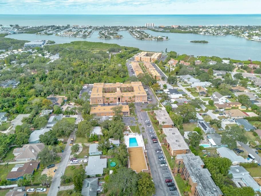 For Sale: $169,000 (2 beds, 1 baths, 980 Square Feet)