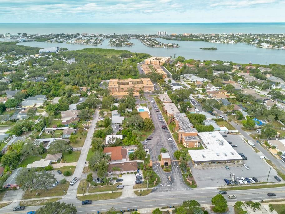 For Sale: $169,000 (2 beds, 1 baths, 980 Square Feet)