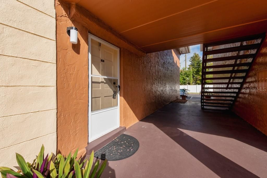 For Sale: $169,000 (2 beds, 1 baths, 980 Square Feet)