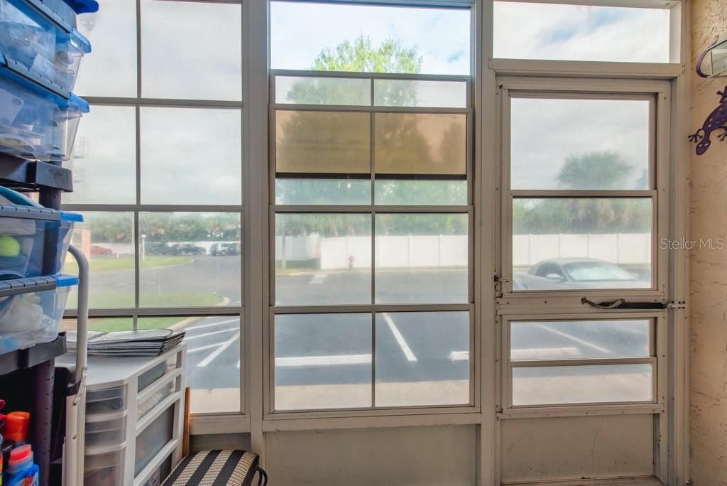 For Sale: $169,000 (2 beds, 1 baths, 980 Square Feet)