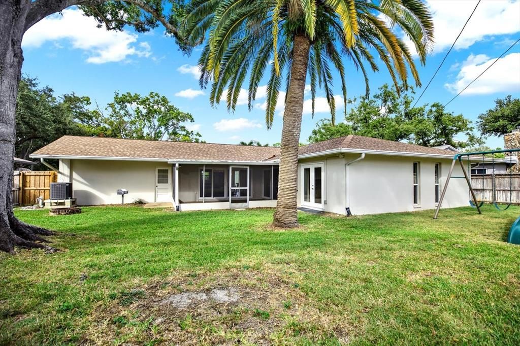 Activo con contrato: $535,000 (4 camas, 2 baños, 1761 Pies cuadrados)