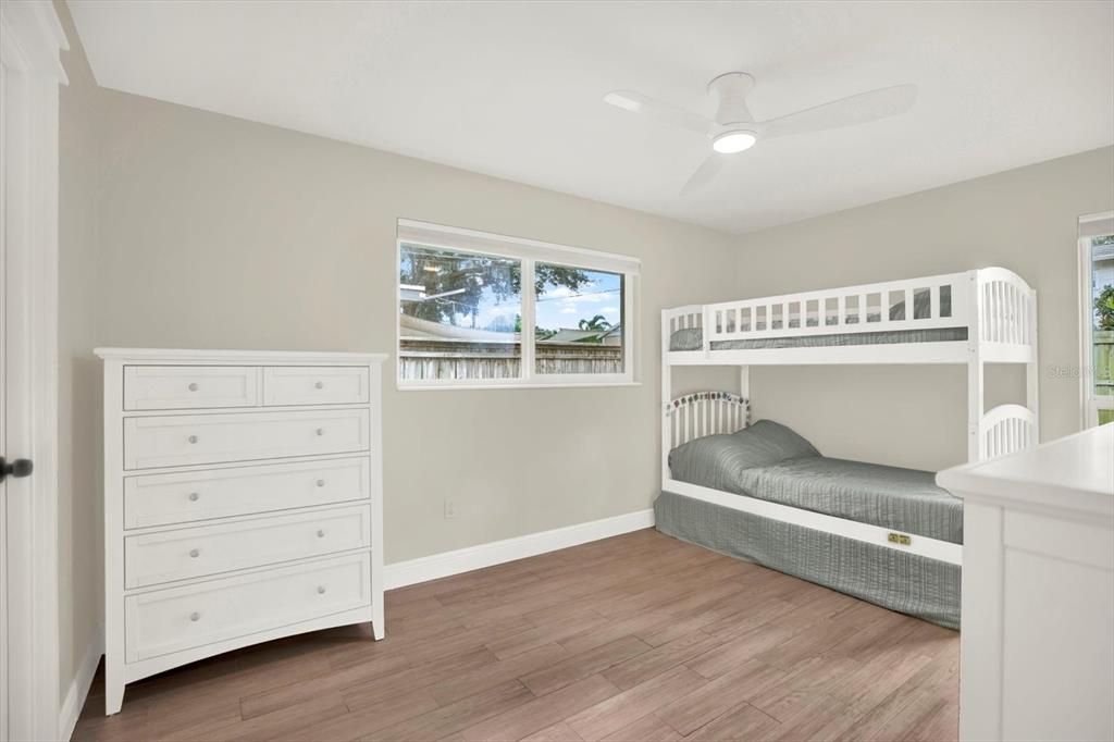 Activo con contrato: $535,000 (4 camas, 2 baños, 1761 Pies cuadrados)