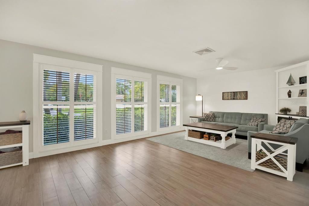 Activo con contrato: $535,000 (4 camas, 2 baños, 1761 Pies cuadrados)