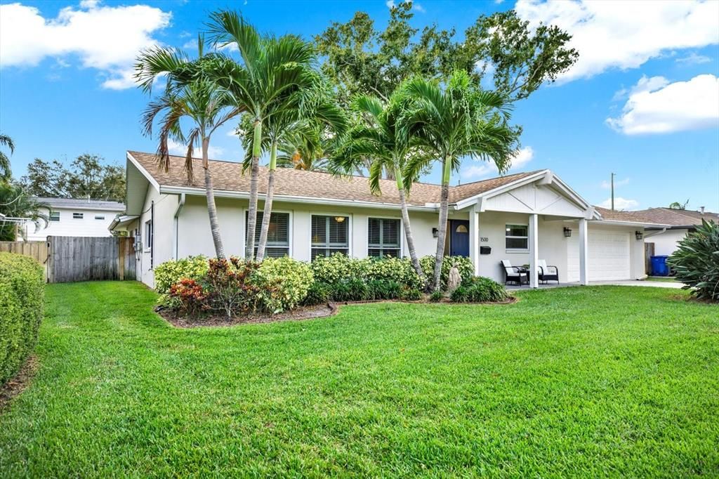 Activo con contrato: $535,000 (4 camas, 2 baños, 1761 Pies cuadrados)