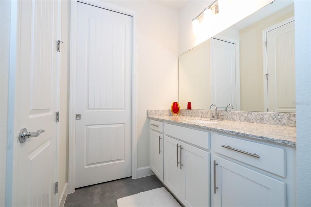 На продажу: $1,100,000 (4 спален, 4 ванн, 4232 Квадратных фут)