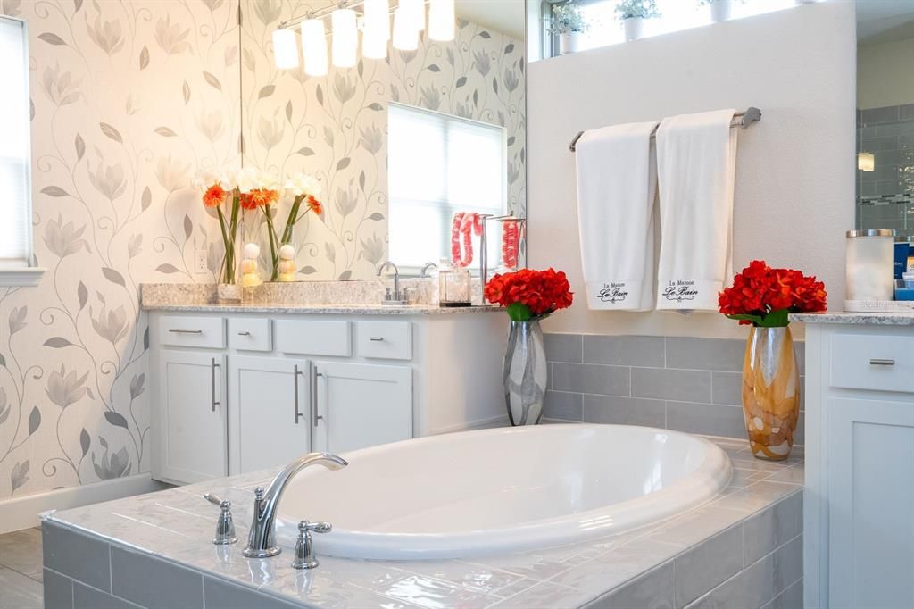 На продажу: $1,100,000 (4 спален, 4 ванн, 4232 Квадратных фут)