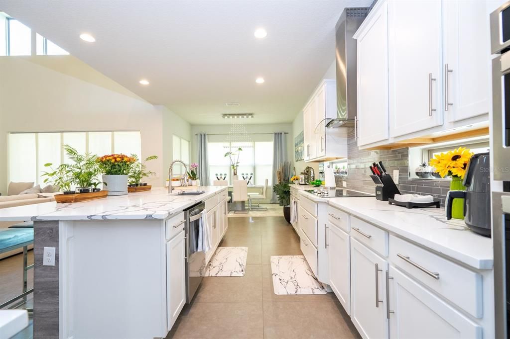 На продажу: $1,100,000 (4 спален, 4 ванн, 4232 Квадратных фут)