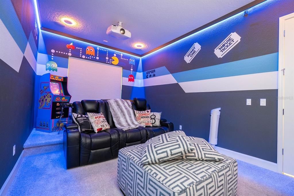 На продажу: $1,100,000 (4 спален, 4 ванн, 4232 Квадратных фут)