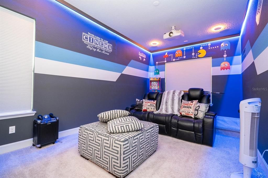 На продажу: $1,100,000 (4 спален, 4 ванн, 4232 Квадратных фут)