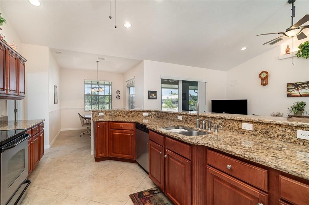 For Sale: $385,000 (3 beds, 2 baths, 2164 Square Feet)