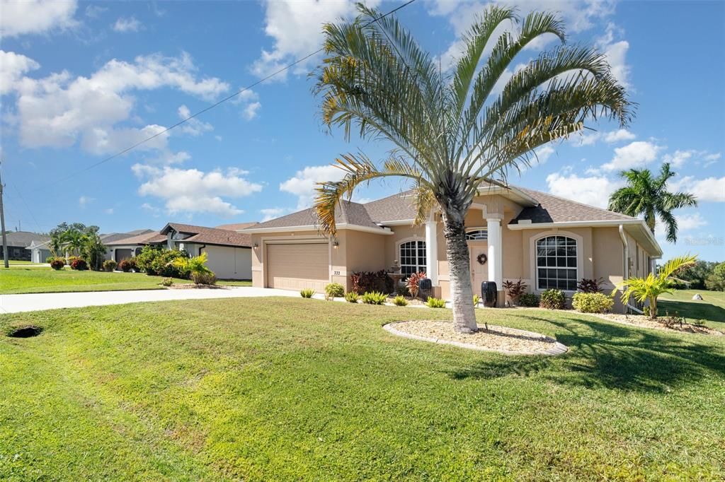 For Sale: $385,000 (3 beds, 2 baths, 2164 Square Feet)