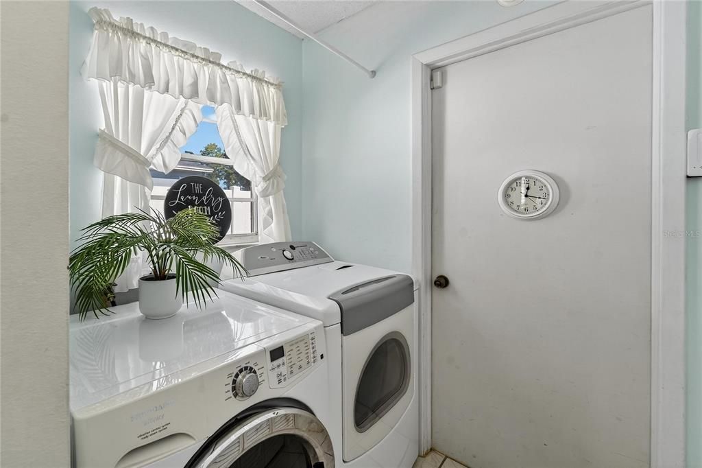 Active With Contract: $375,000 (4 beds, 2 baths, 1719 Square Feet)