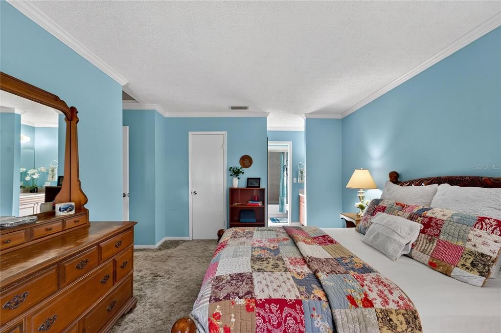 Active With Contract: $375,000 (4 beds, 2 baths, 1719 Square Feet)