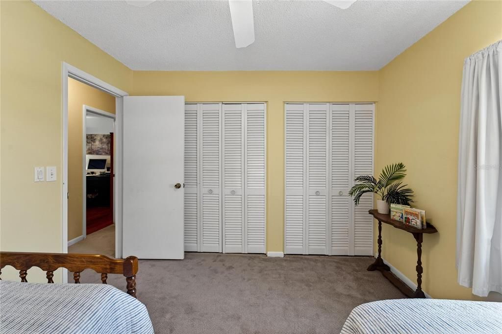 Active With Contract: $375,000 (4 beds, 2 baths, 1719 Square Feet)