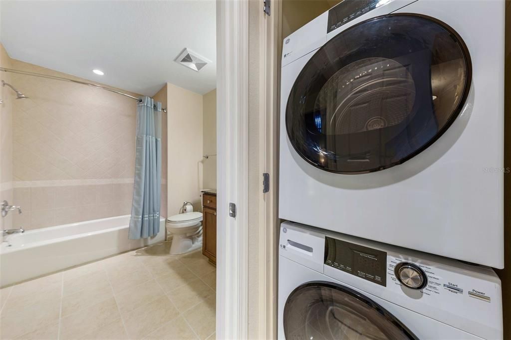 For Rent: $1,950 (3 beds, 3 baths, 1630 Square Feet)