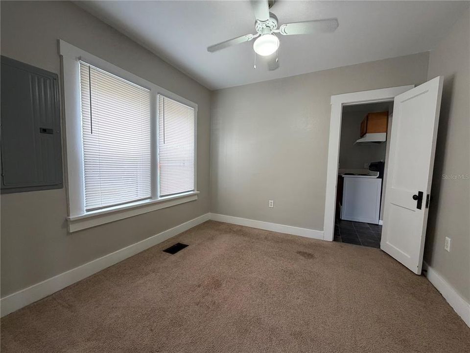 出租: $1,450 (2 贝兹, 1 浴室, 734 平方英尺)