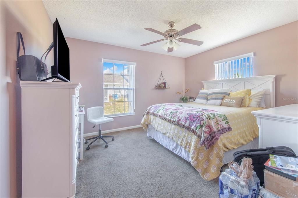 На продажу: $159,000 (2 спален, 2 ванн, 858 Квадратных фут)