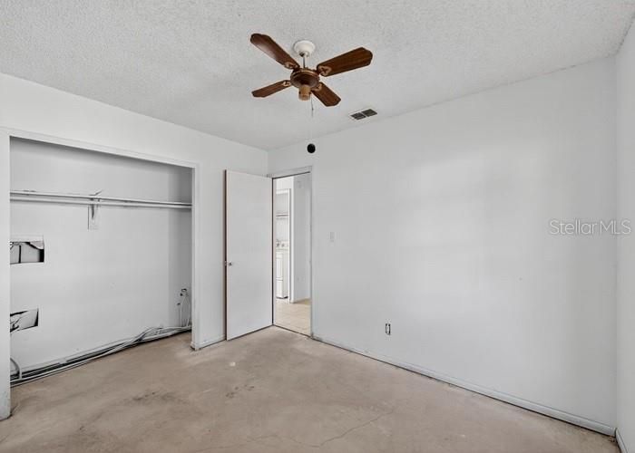 For Sale: $209,400 (2 beds, 2 baths, 1036 Square Feet)