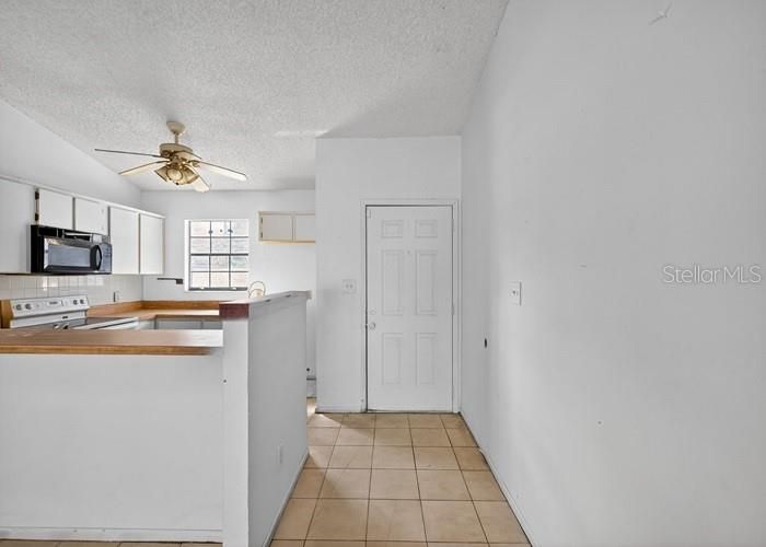 For Sale: $209,400 (2 beds, 2 baths, 1036 Square Feet)