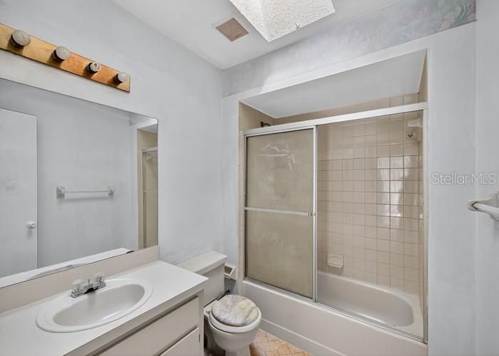 For Sale: $209,400 (2 beds, 2 baths, 1036 Square Feet)