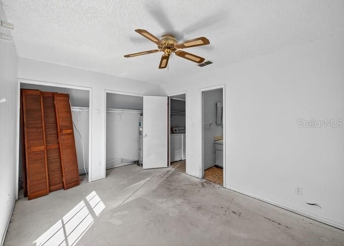 For Sale: $209,400 (2 beds, 2 baths, 1036 Square Feet)