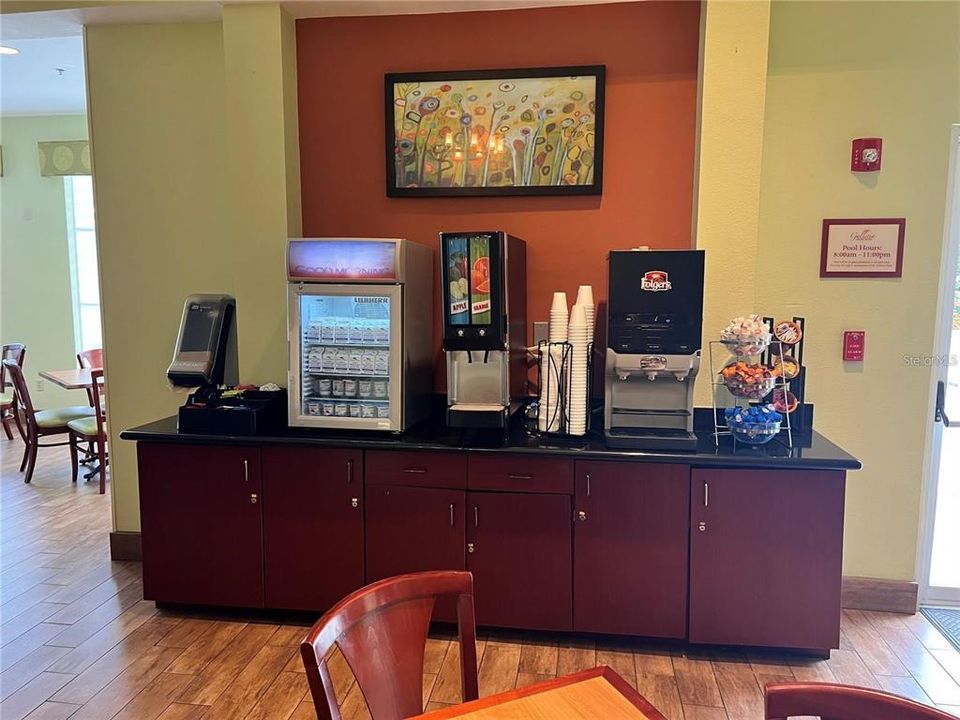 待售: $48,000 (1 贝兹, 1 浴室, 304 平方英尺)