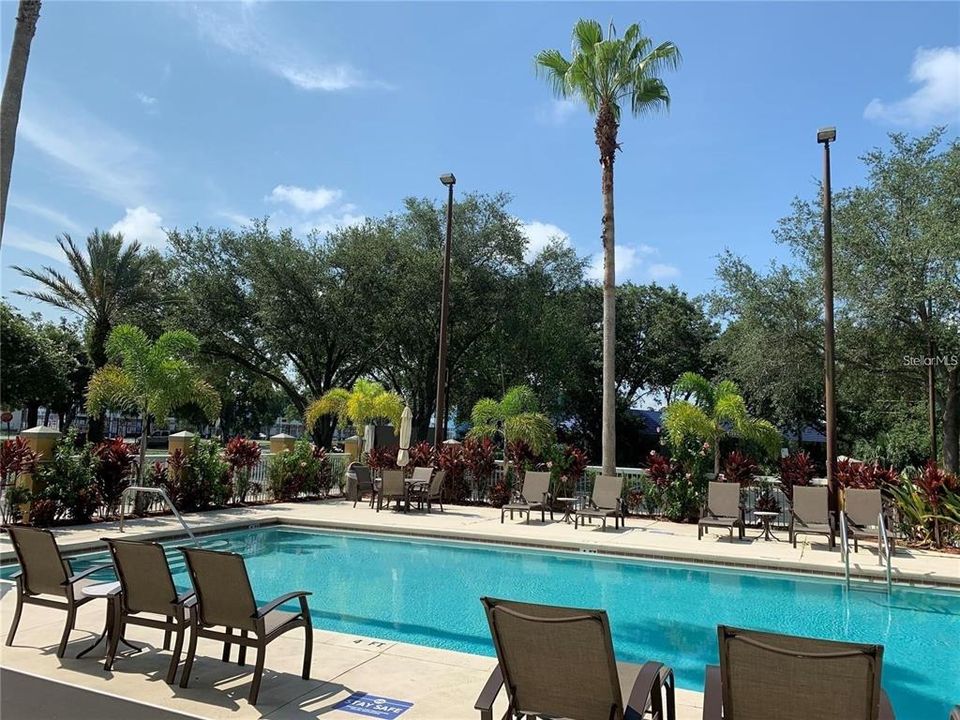 待售: $48,000 (1 贝兹, 1 浴室, 304 平方英尺)