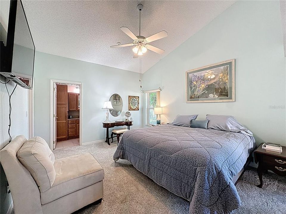 For Sale: $339,900 (2 beds, 2 baths, 1441 Square Feet)